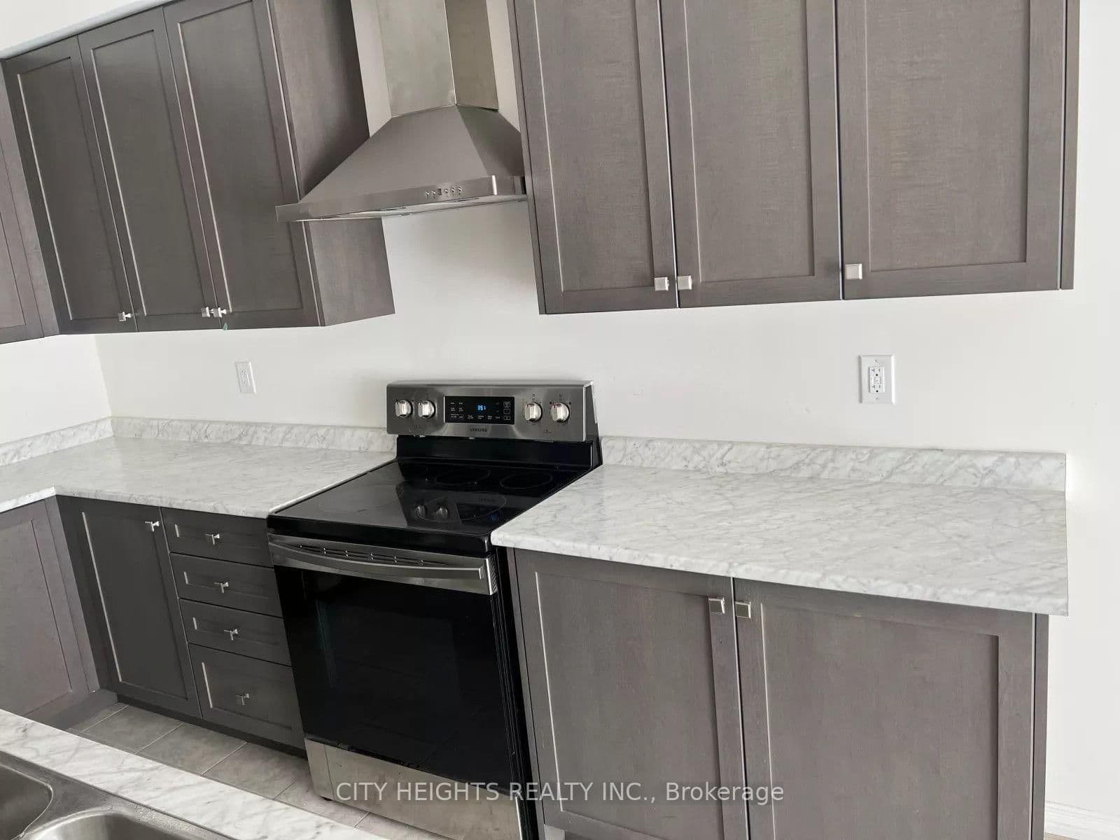 32 Anderson Road, Unit Upper thumbnail 4