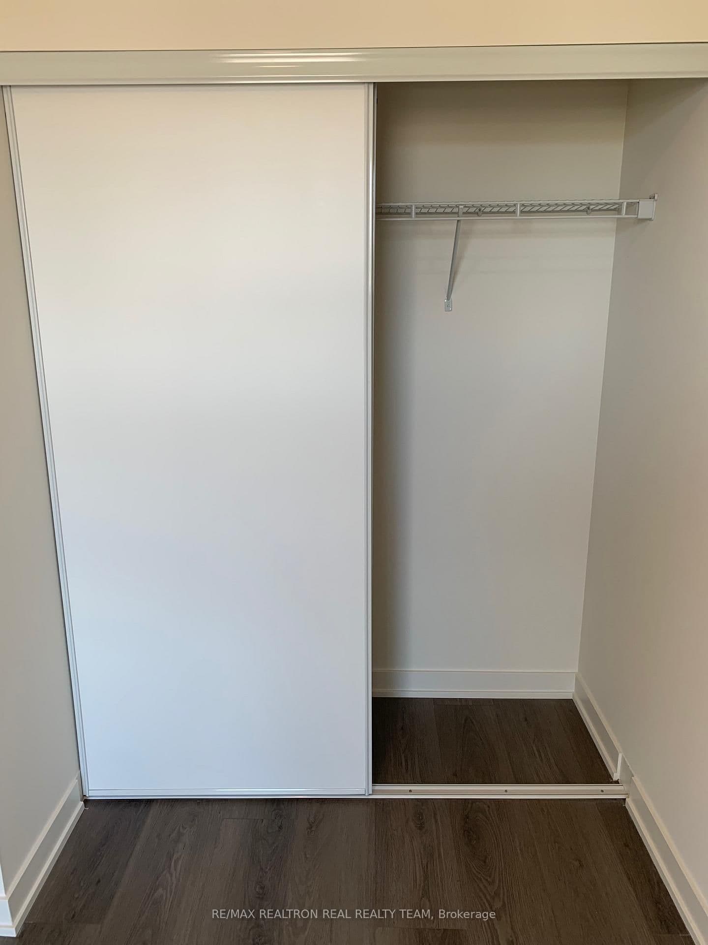 33 Erie Avenue, Unit 306 thumbnail 3