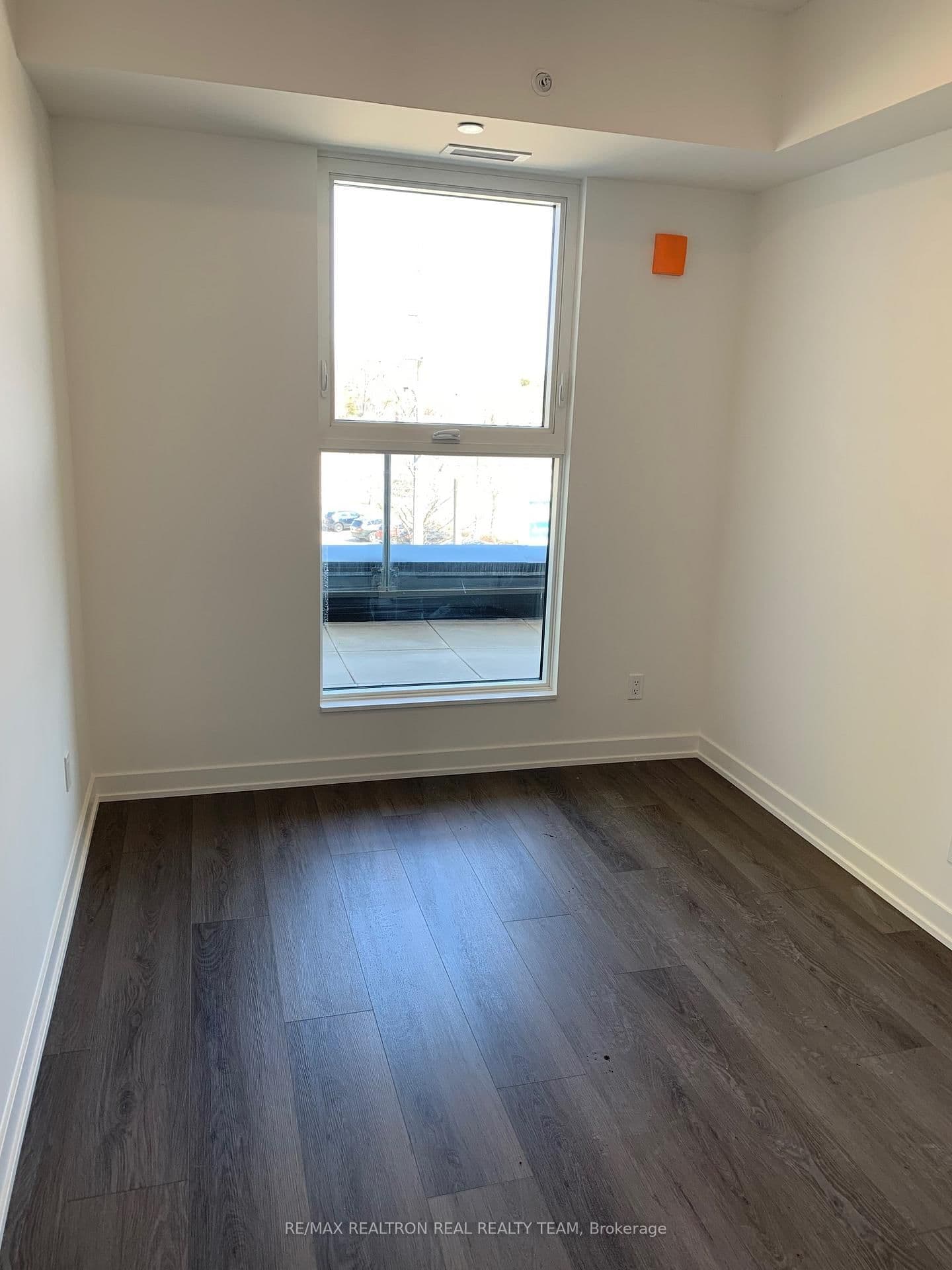 33 Erie Avenue, Unit 306 thumbnail 4