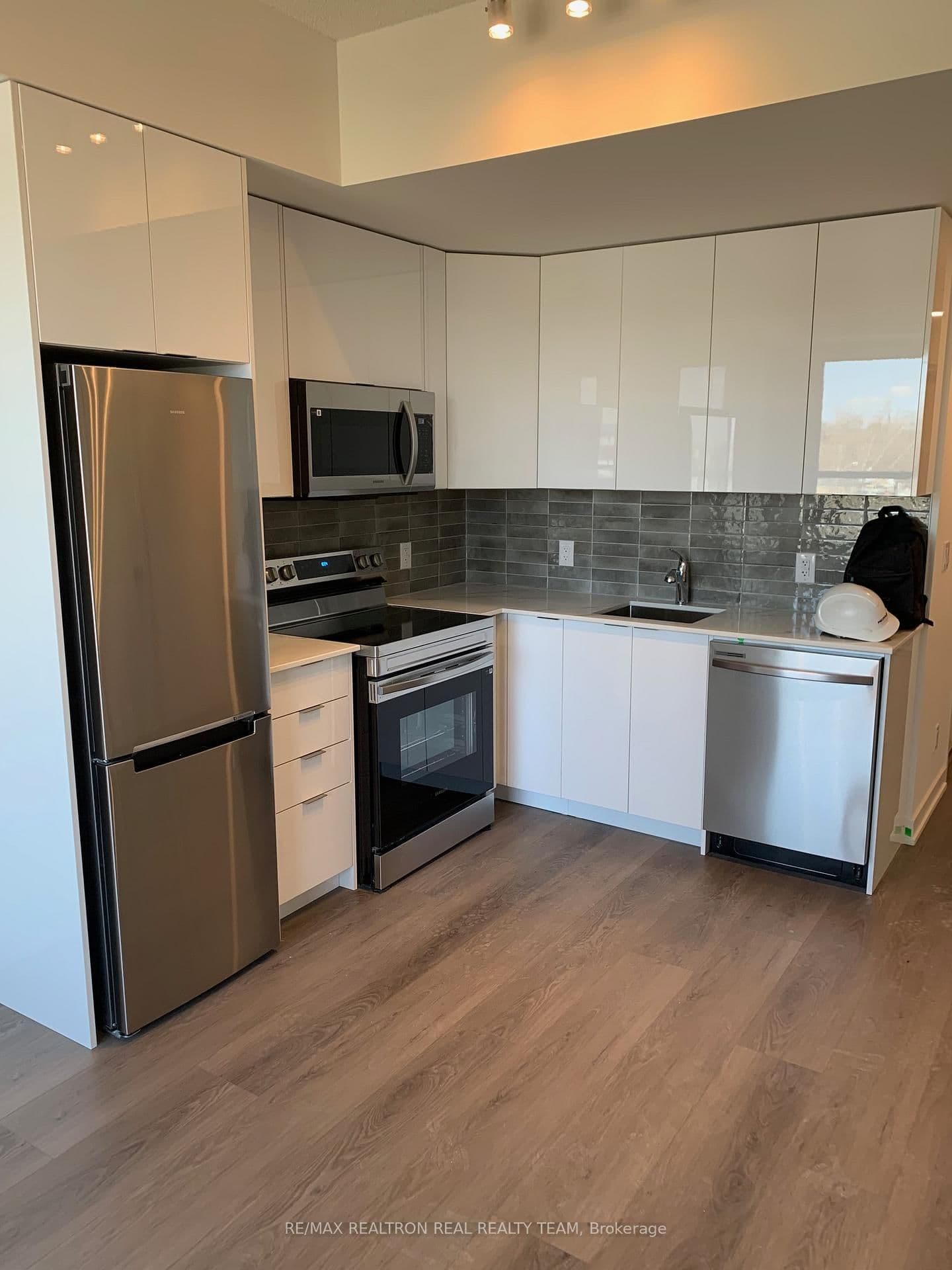 33 Erie Avenue, Unit 306 thumbnail 5