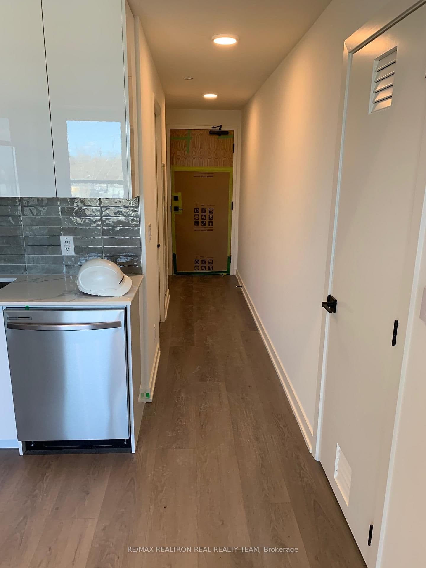 33 Erie Avenue, Unit 306 thumbnail 9