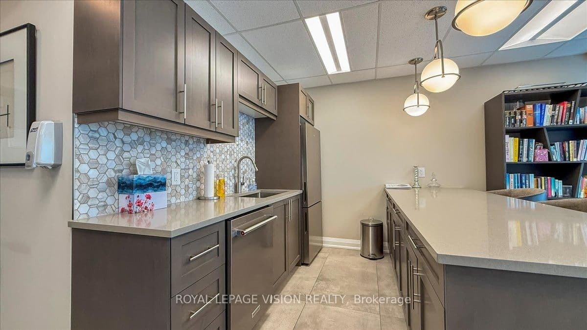 120 Summersides Boulevard, Unit 207 thumbnail 26