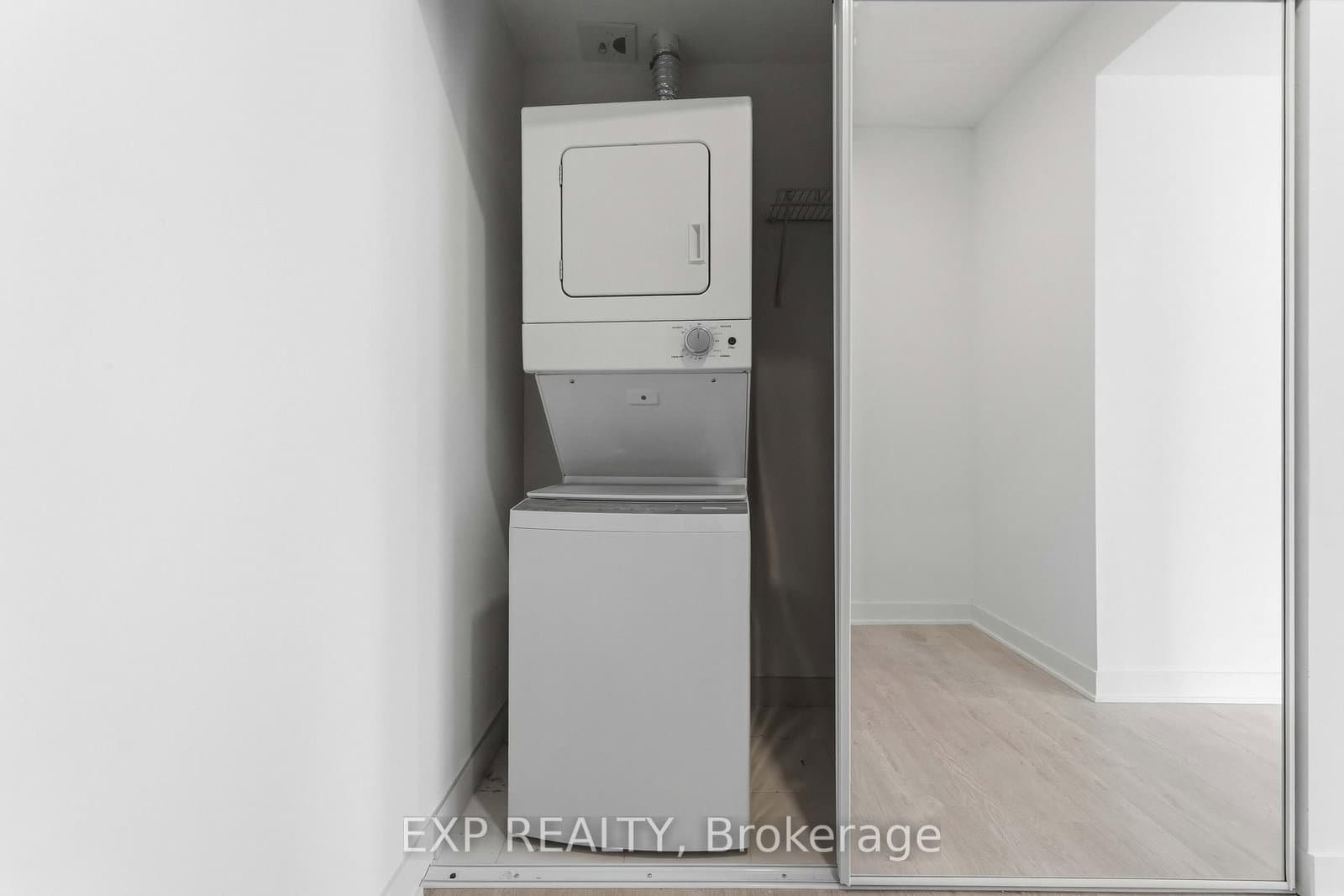 2782 Barton Street E, Unit 1406 thumbnail 11