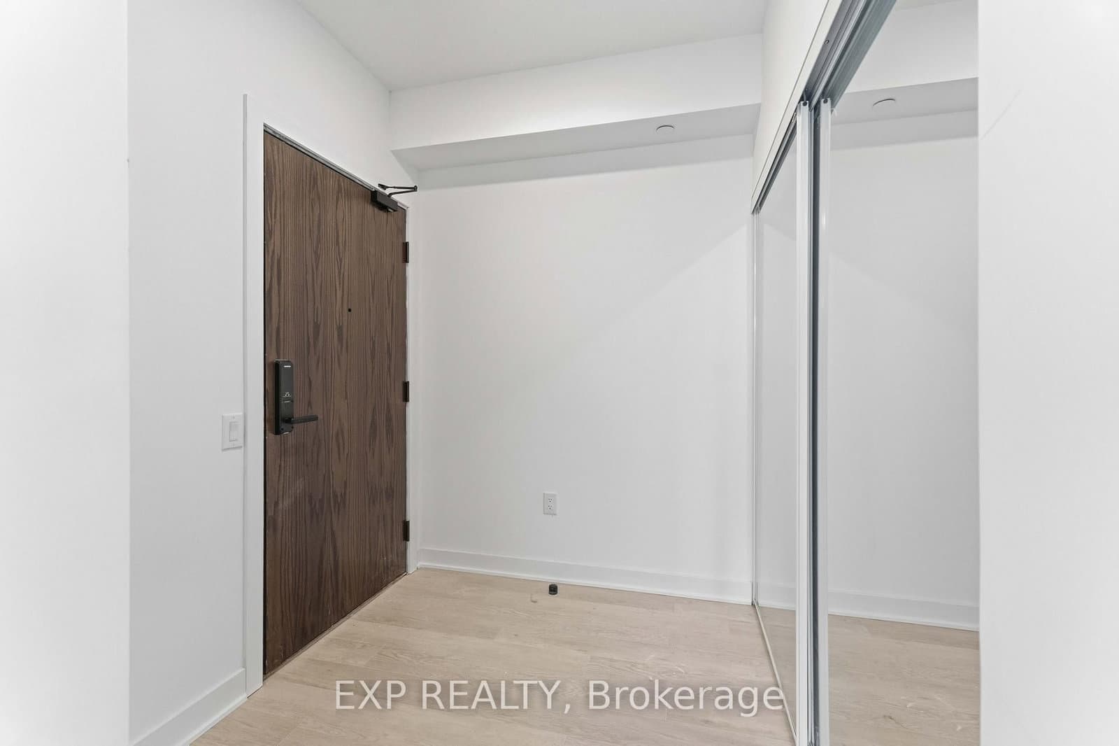 2782 Barton Street E, Unit 1406 thumbnail 3