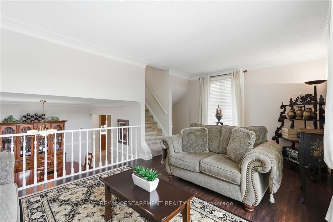 30 Twinoaks Crescent thumbnail 16