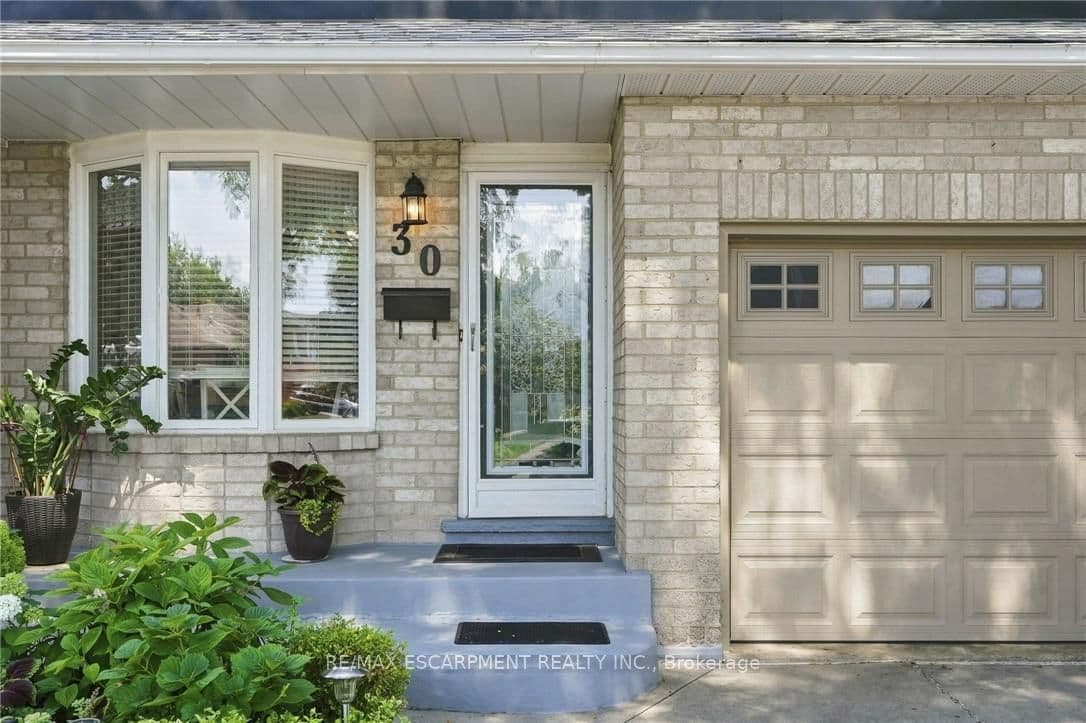 30 Twinoaks Crescent thumbnail 2
