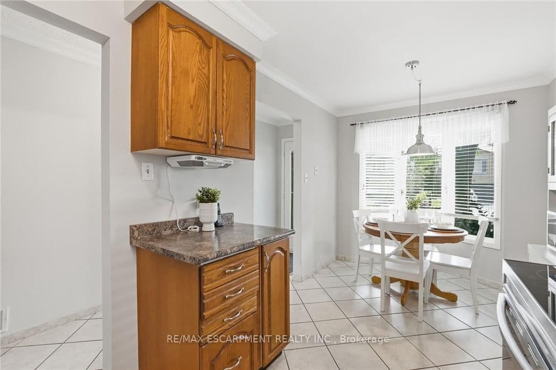 30 Twinoaks Crescent thumbnail 8