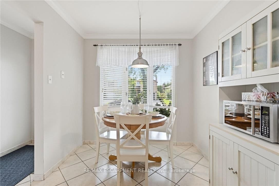 30 Twinoaks Crescent thumbnail 9
