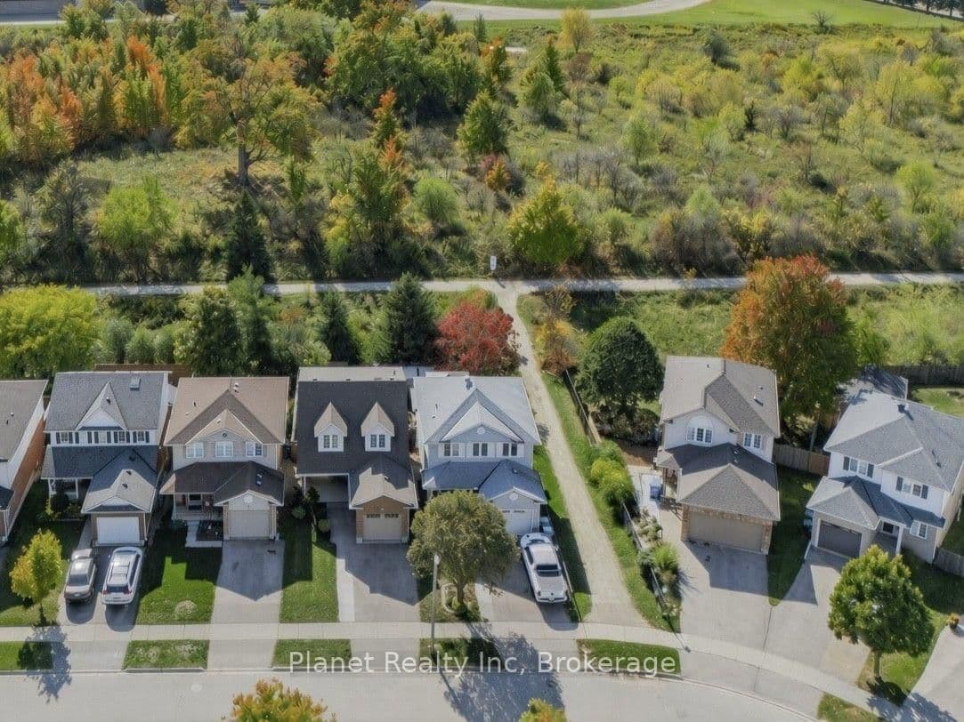 41 Boulder Crescent thumbnail 2