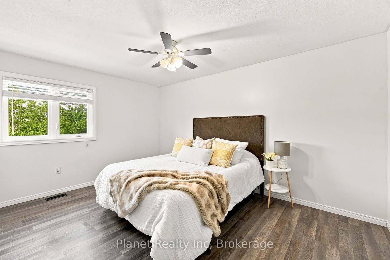 41 Boulder Crescent thumbnail 20