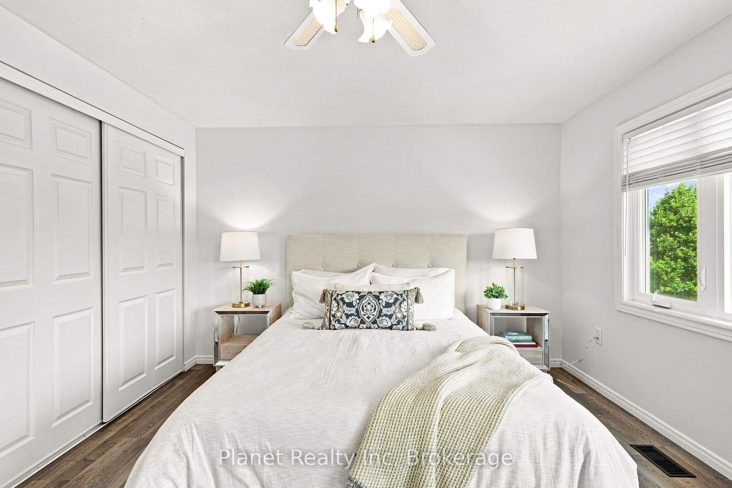 41 Boulder Crescent thumbnail 23