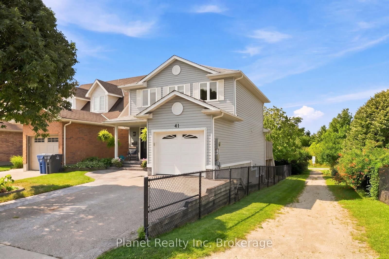 41 Boulder Crescent thumbnail 3