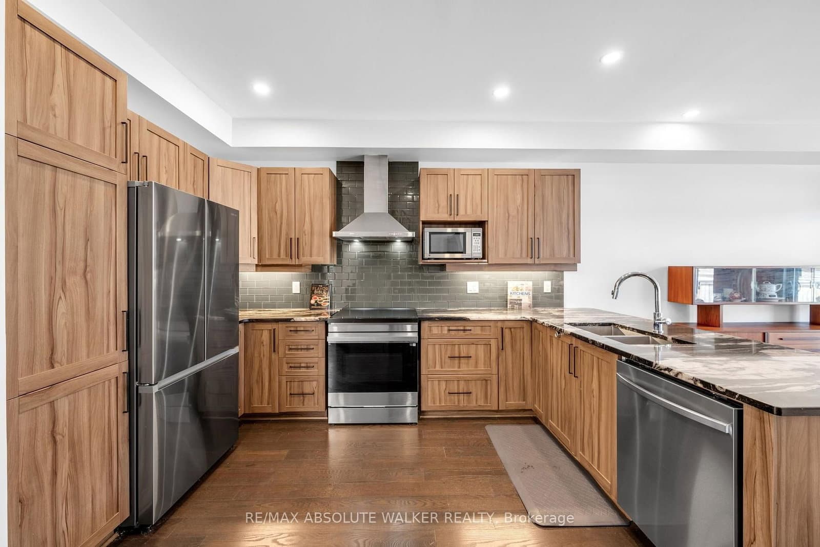 323 Lysander Place thumbnail 8