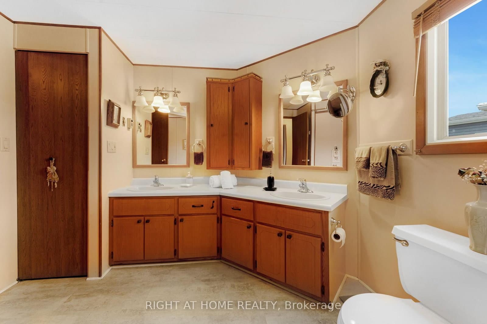 3033 TOWNLINE Road, Unit 8 thumbnail 20