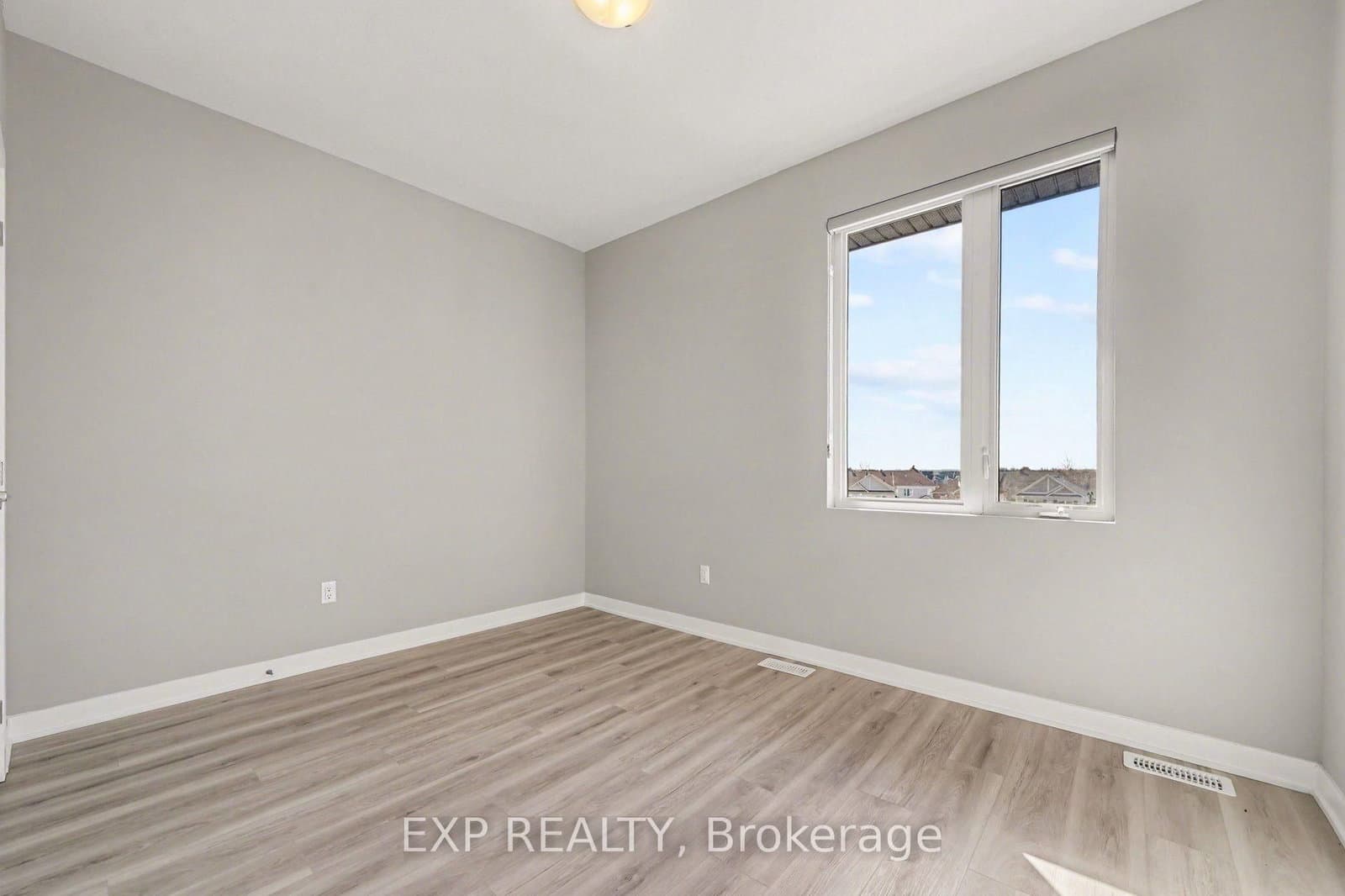 199 Monaco Place, Unit B thumbnail 10