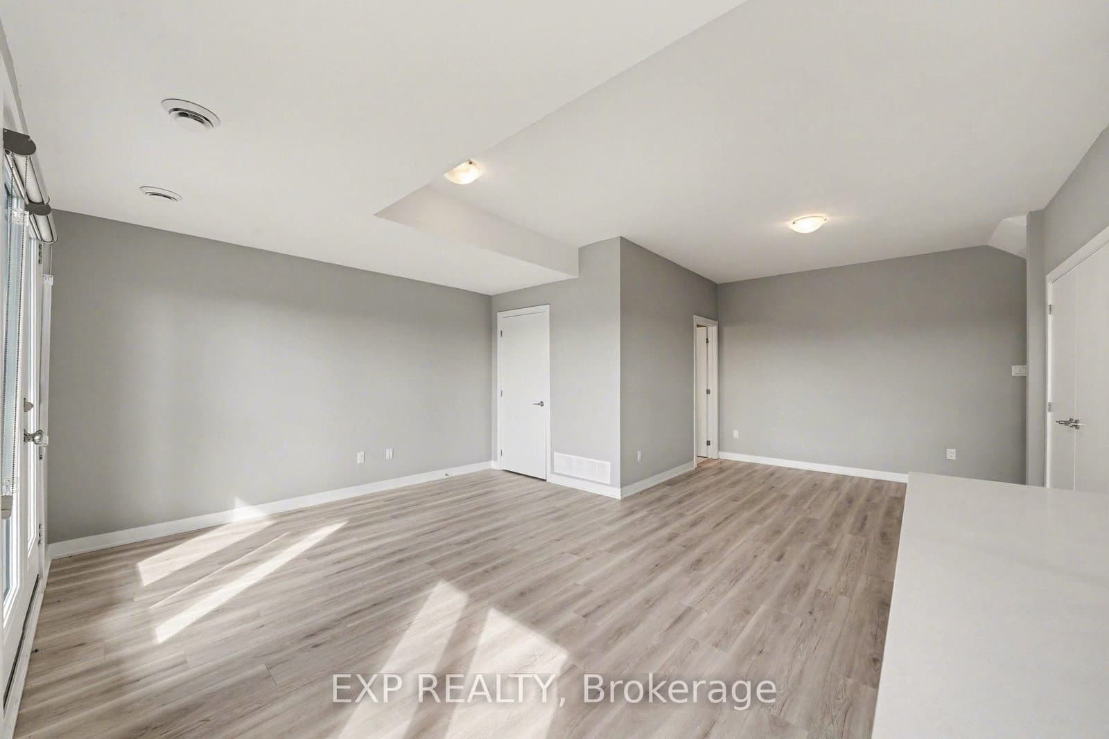 199 Monaco Place, Unit B thumbnail 3