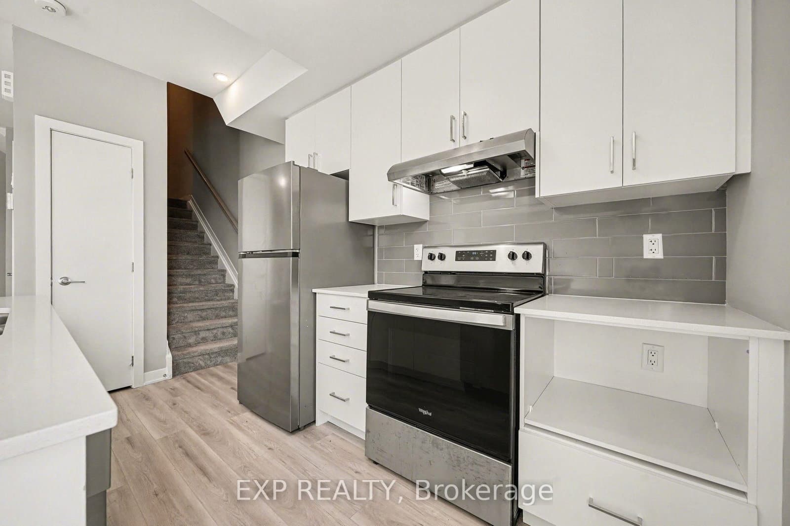 199 Monaco Place, Unit B thumbnail 4