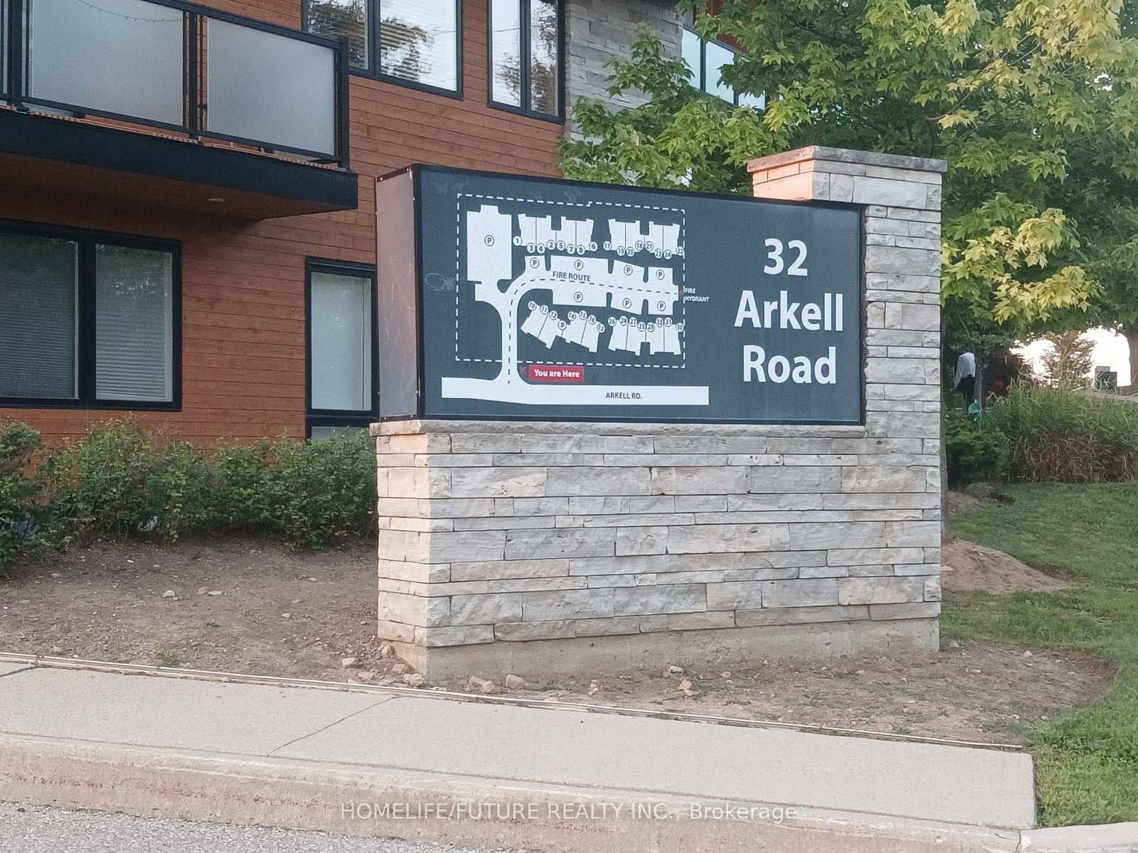 32 Arkell Road, Unit 18 - Image 1