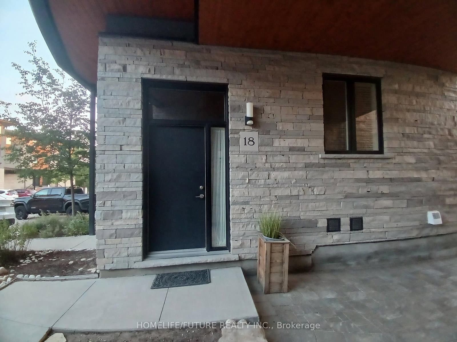 32 Arkell Road, Unit 18 thumbnail 2