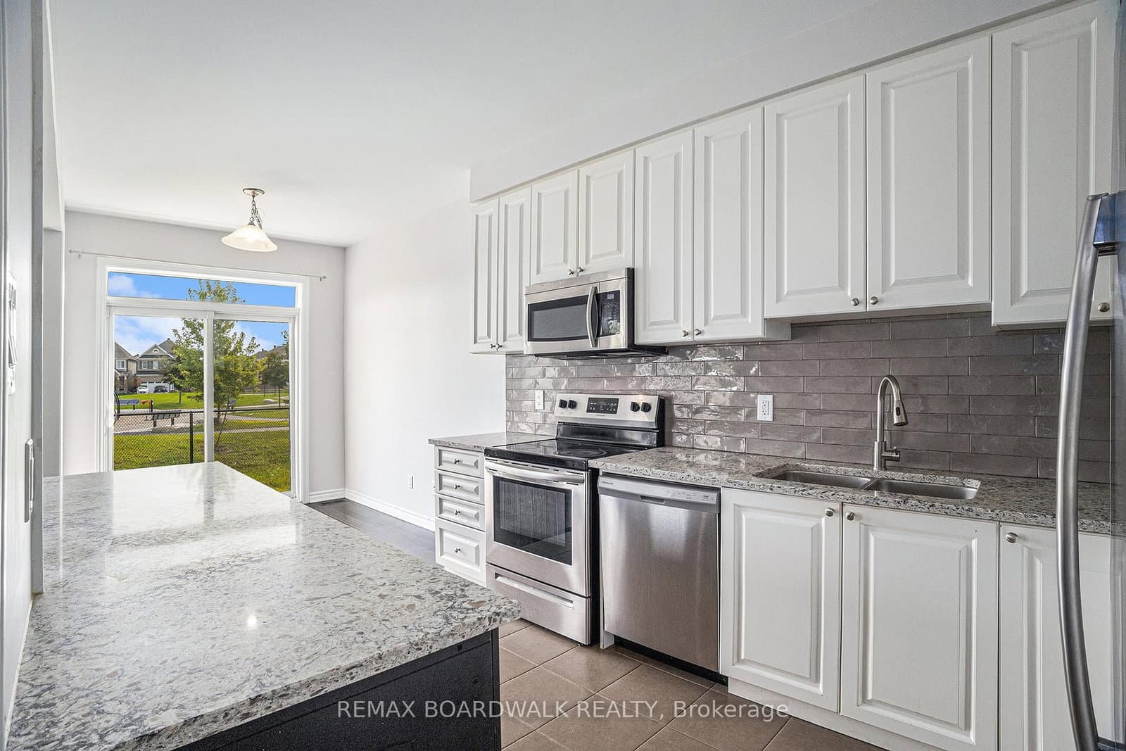 628 MONARDIA Way thumbnail 7