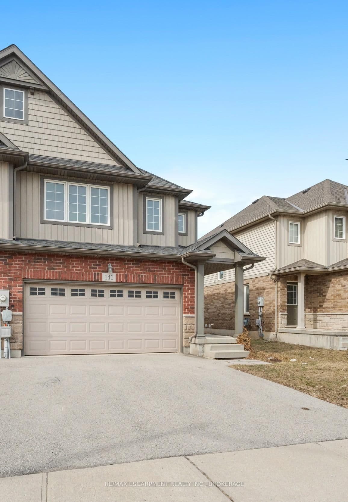141 Winterberry Boulevard, Unit Main thumbnail 4