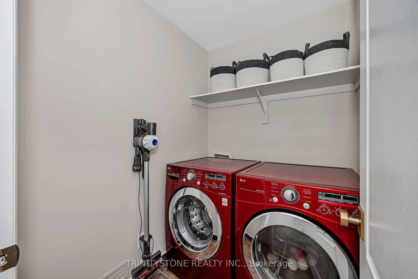 1114 Northgraves Crescent thumbnail 35