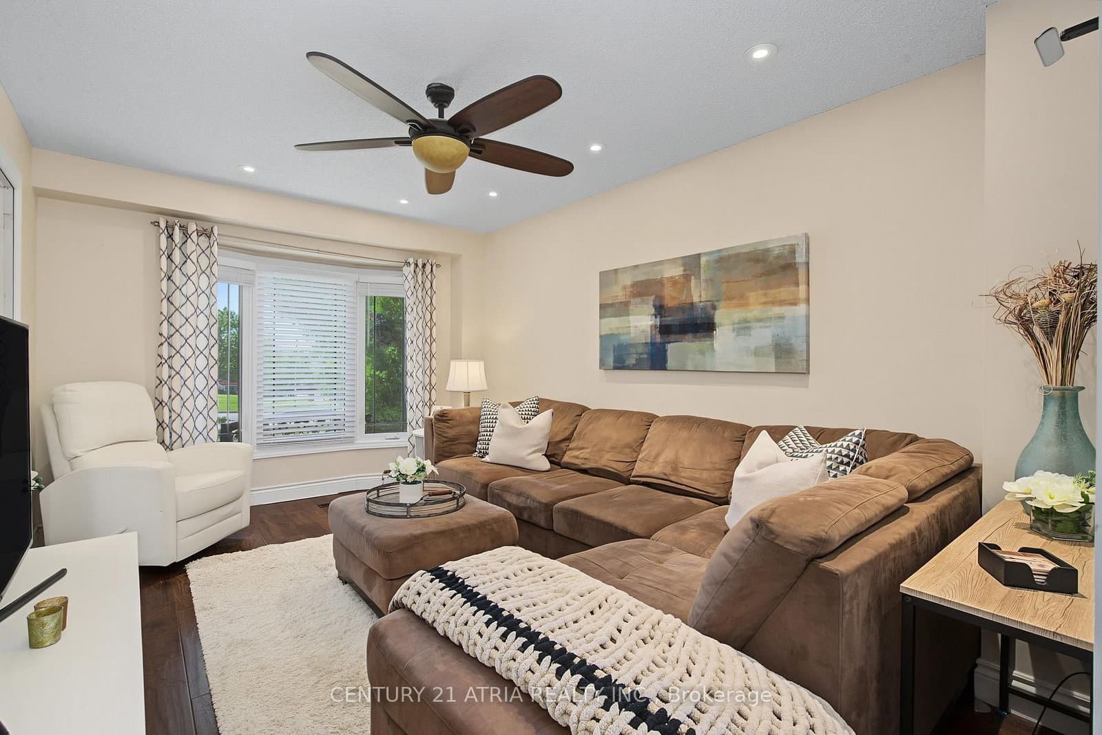 6 Burnham Boulevard thumbnail 9