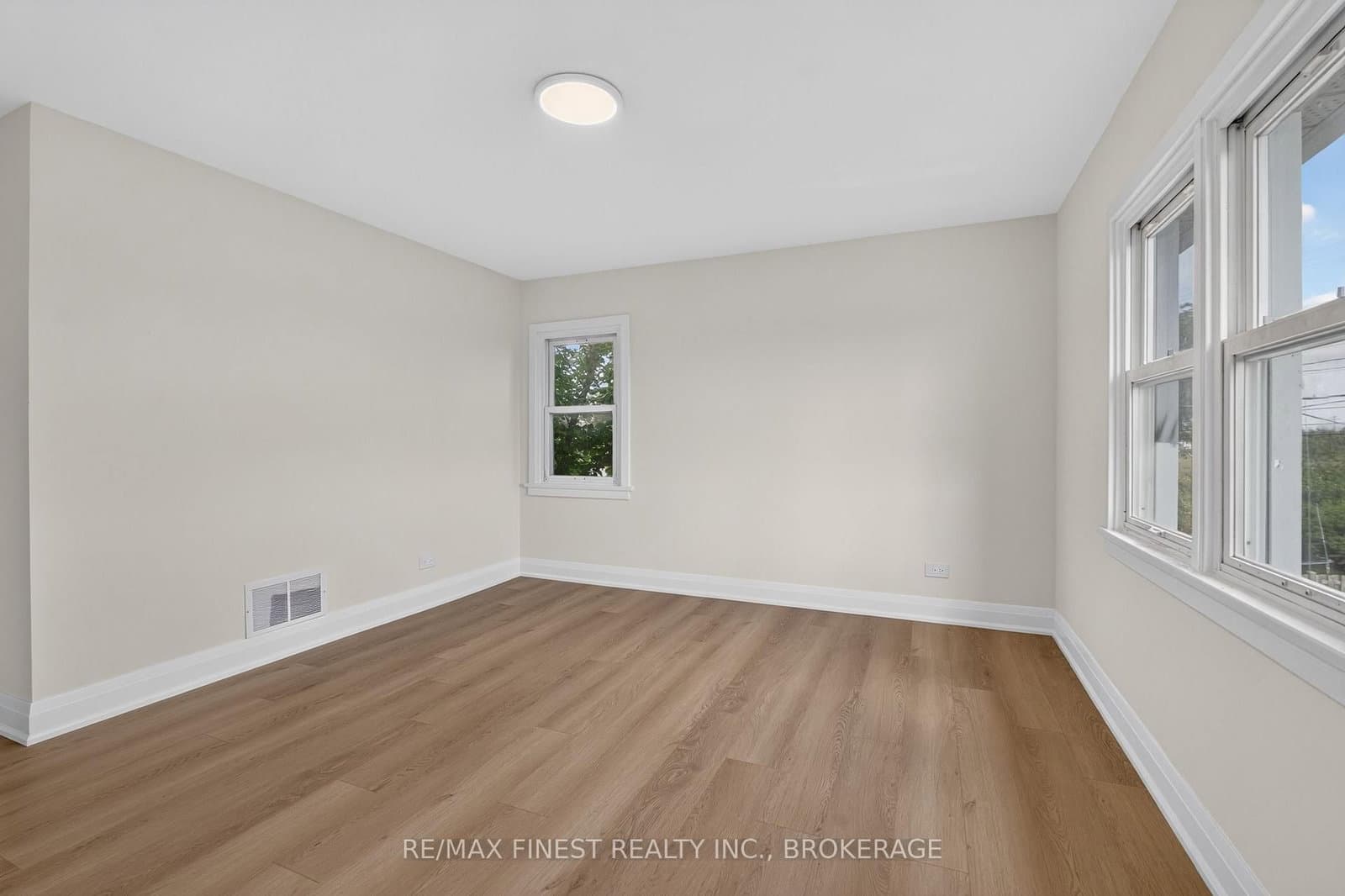 17 London Avenue thumbnail 20