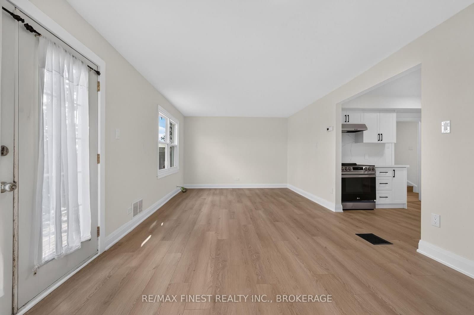17 London Avenue thumbnail 9