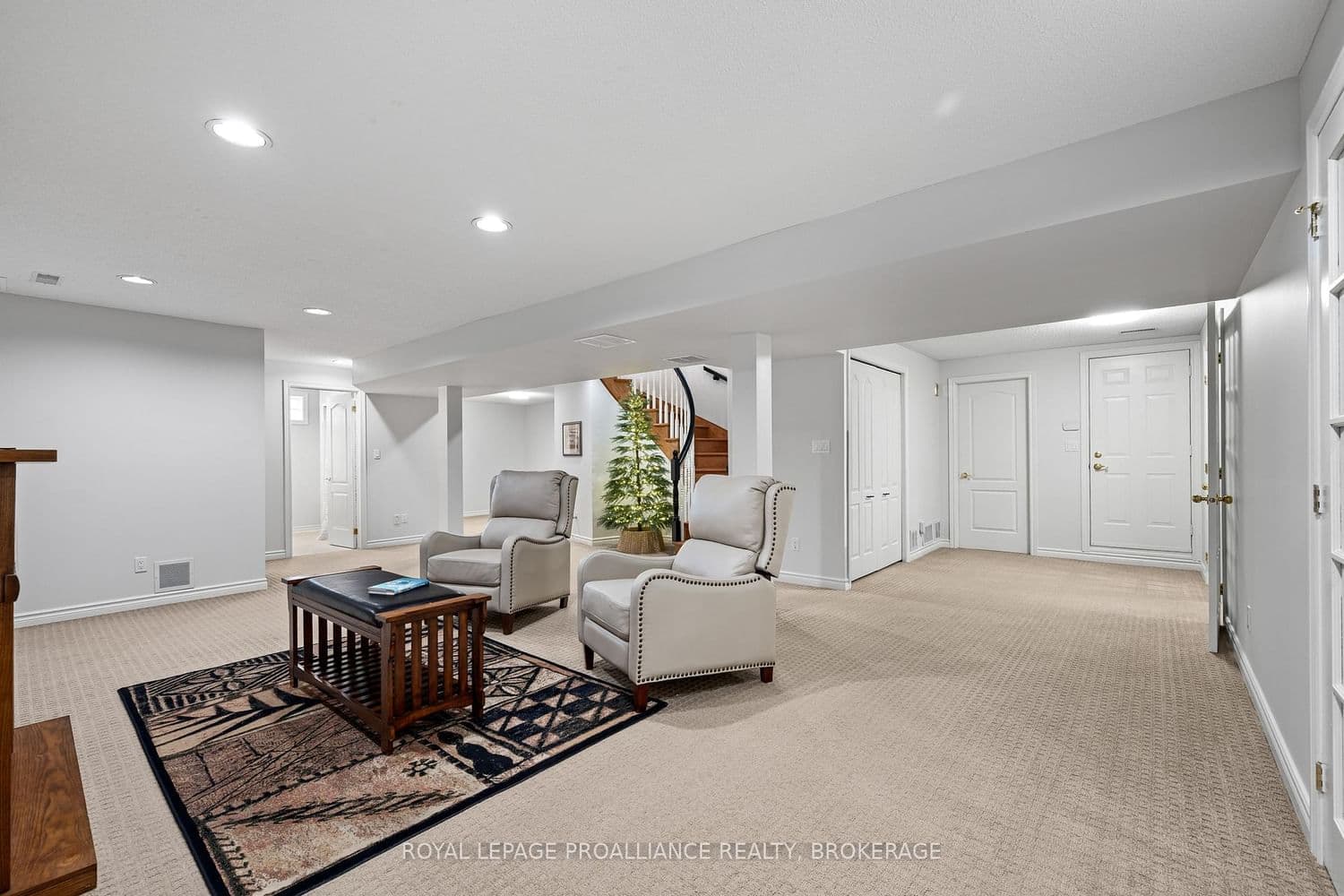26 Kenwoods Circle thumbnail 32