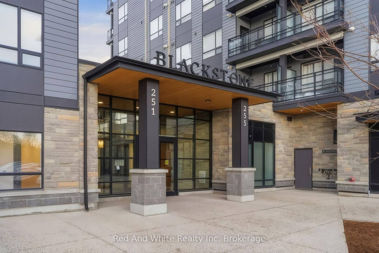 251 Northfield Drive E, Unit 312 thumbnail 2