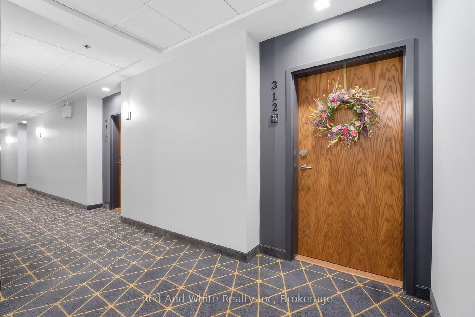 251 Northfield Drive E, Unit 312 thumbnail 3