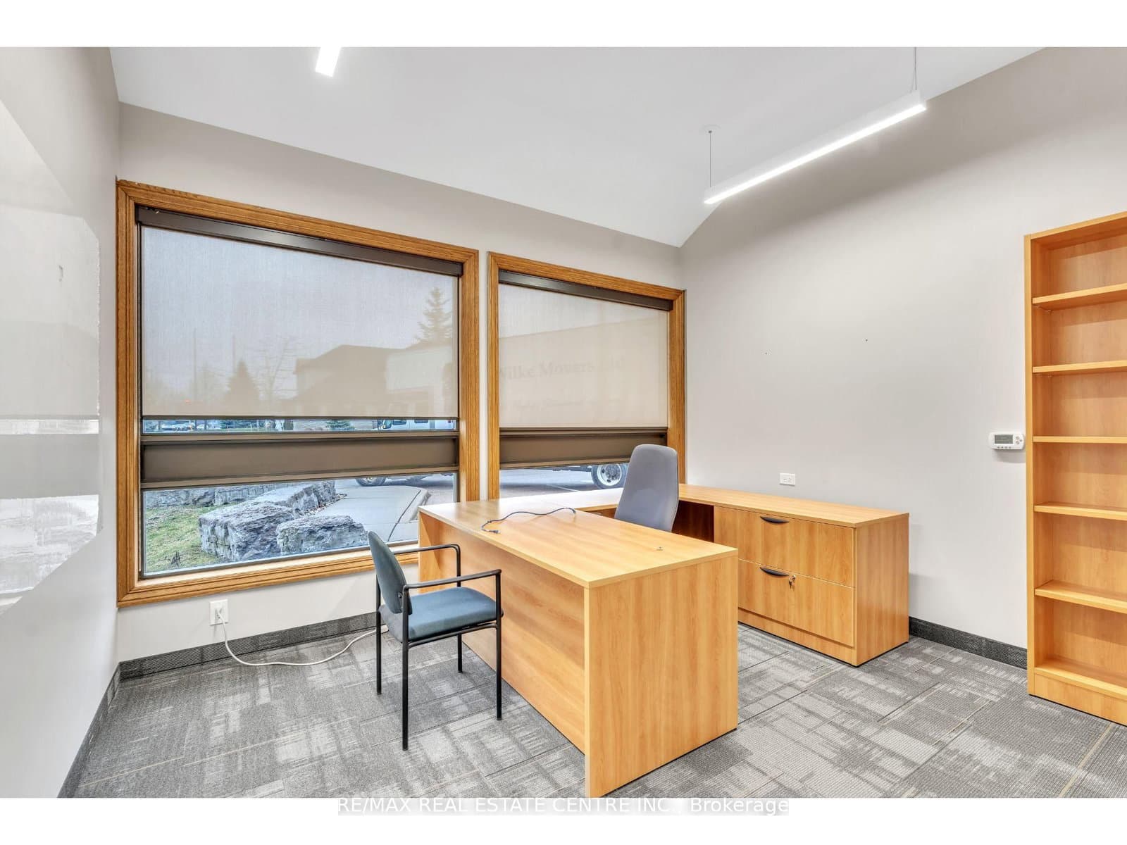 735 Bridge Street W thumbnail 12