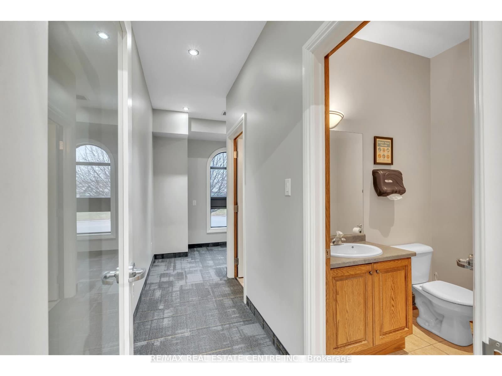 735 Bridge Street W thumbnail 14