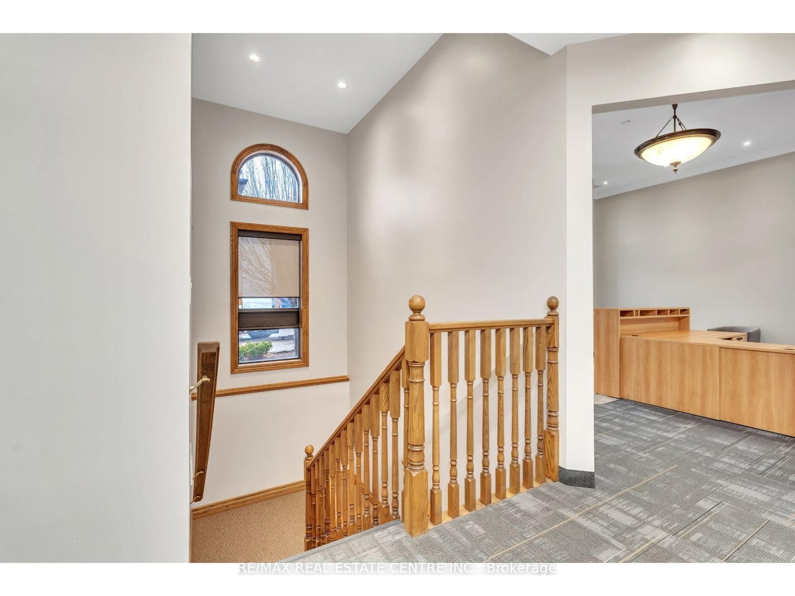 735 Bridge Street W thumbnail 15