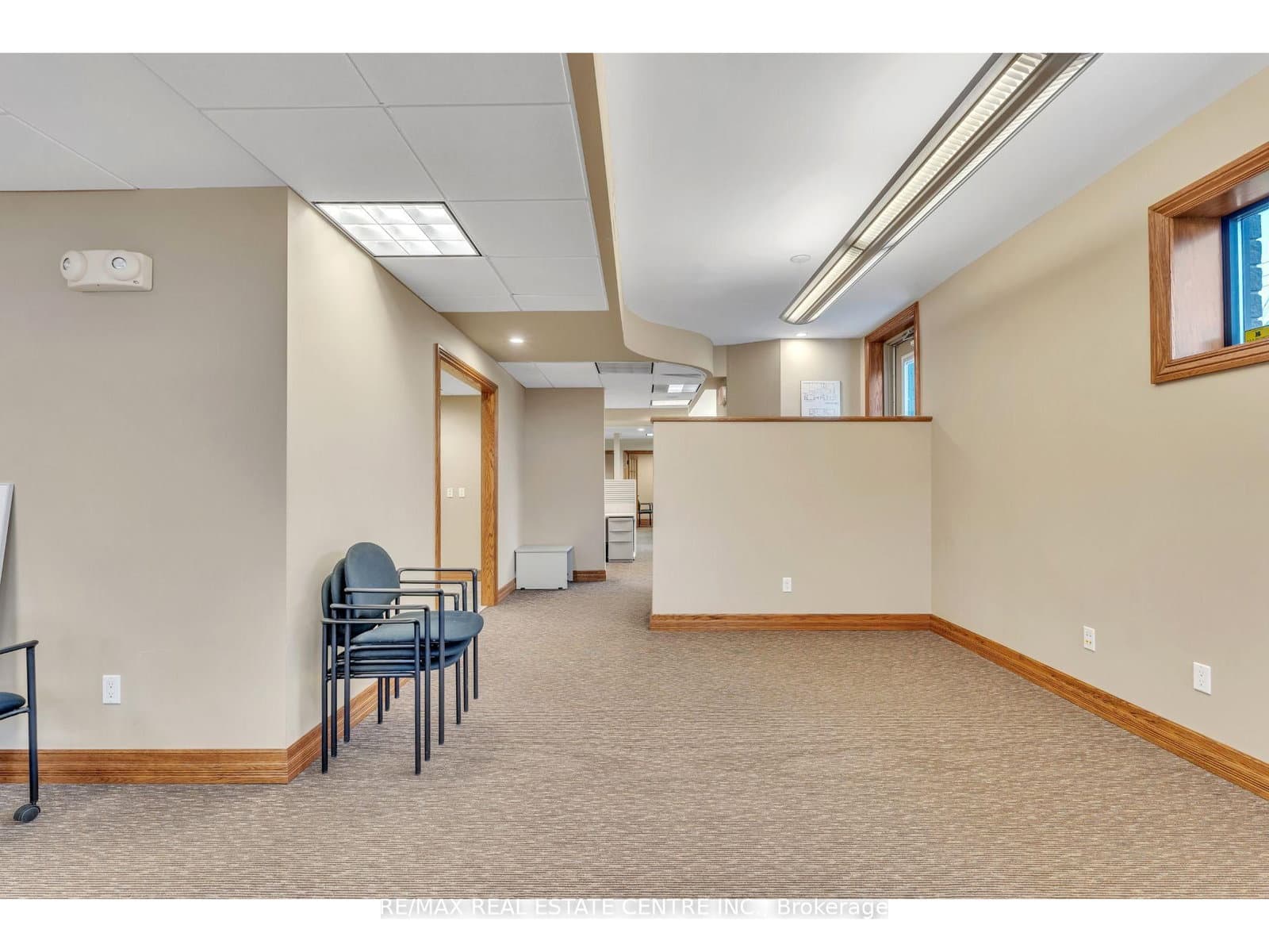 735 Bridge Street W thumbnail 24