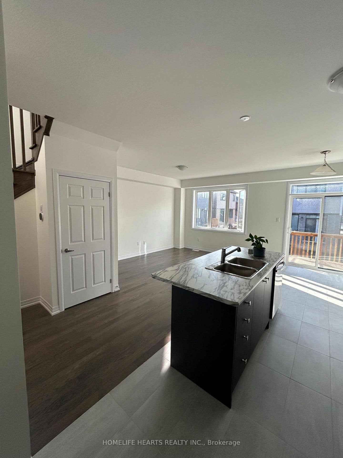 89 Brighton Lane thumbnail 9
