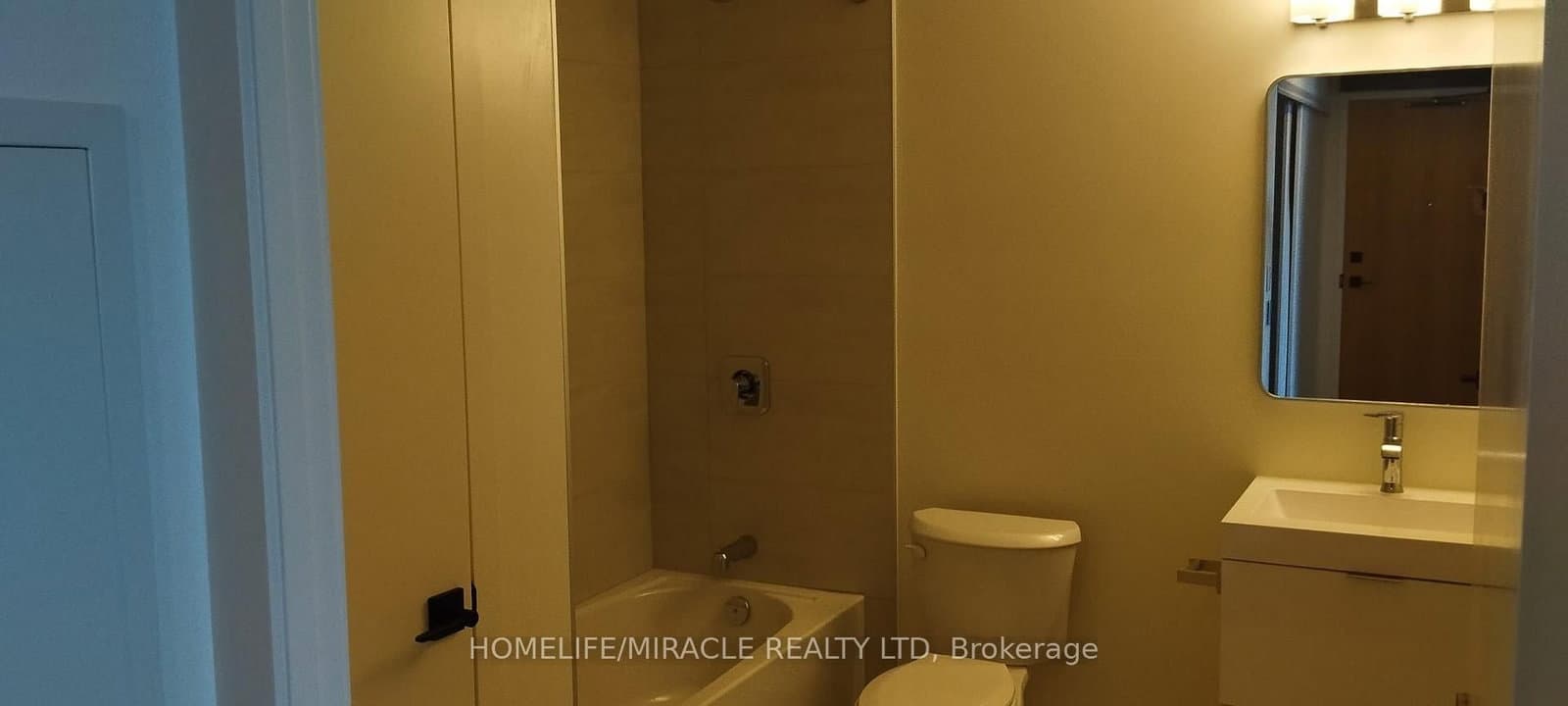 33 Erie Avenue, Unit 1303 thumbnail 15