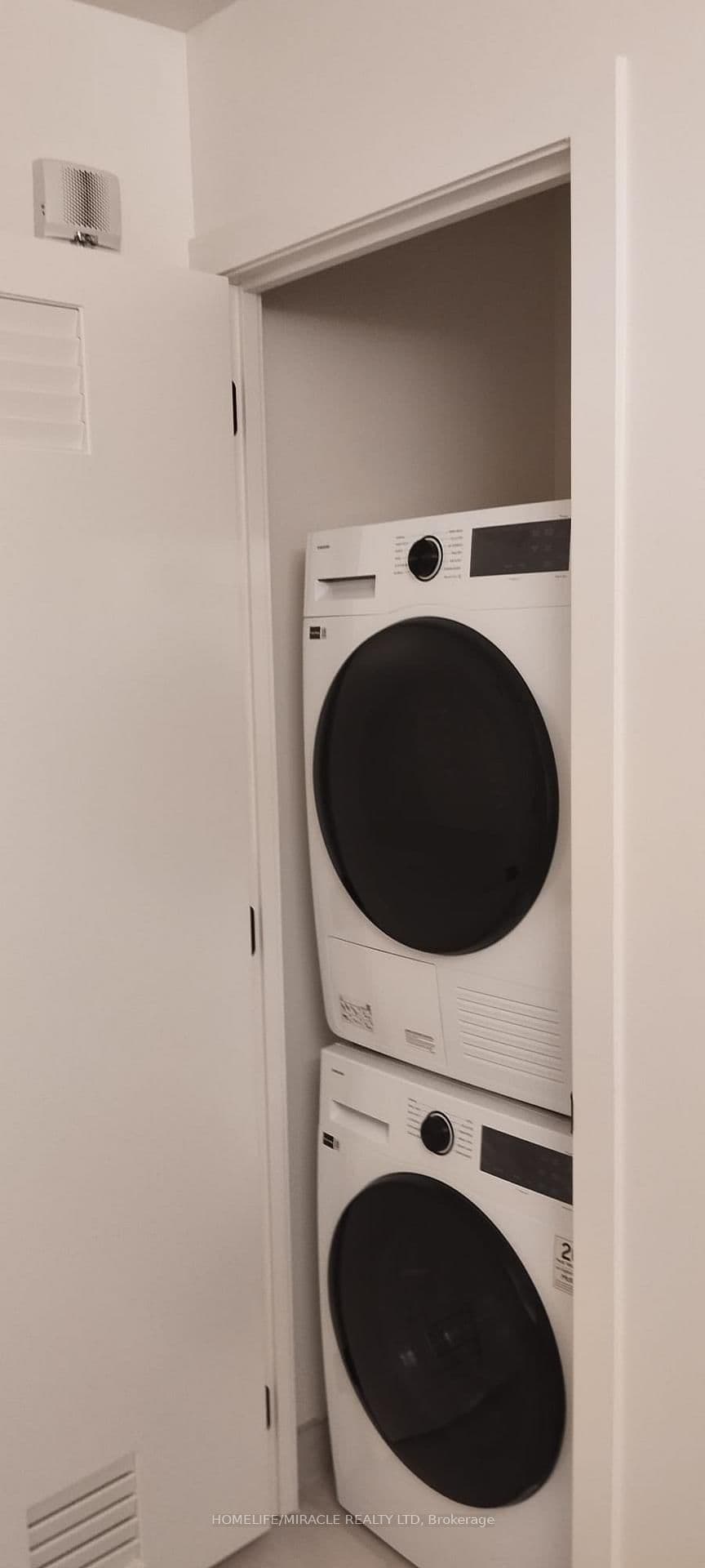 33 Erie Avenue, Unit 1303 thumbnail 18