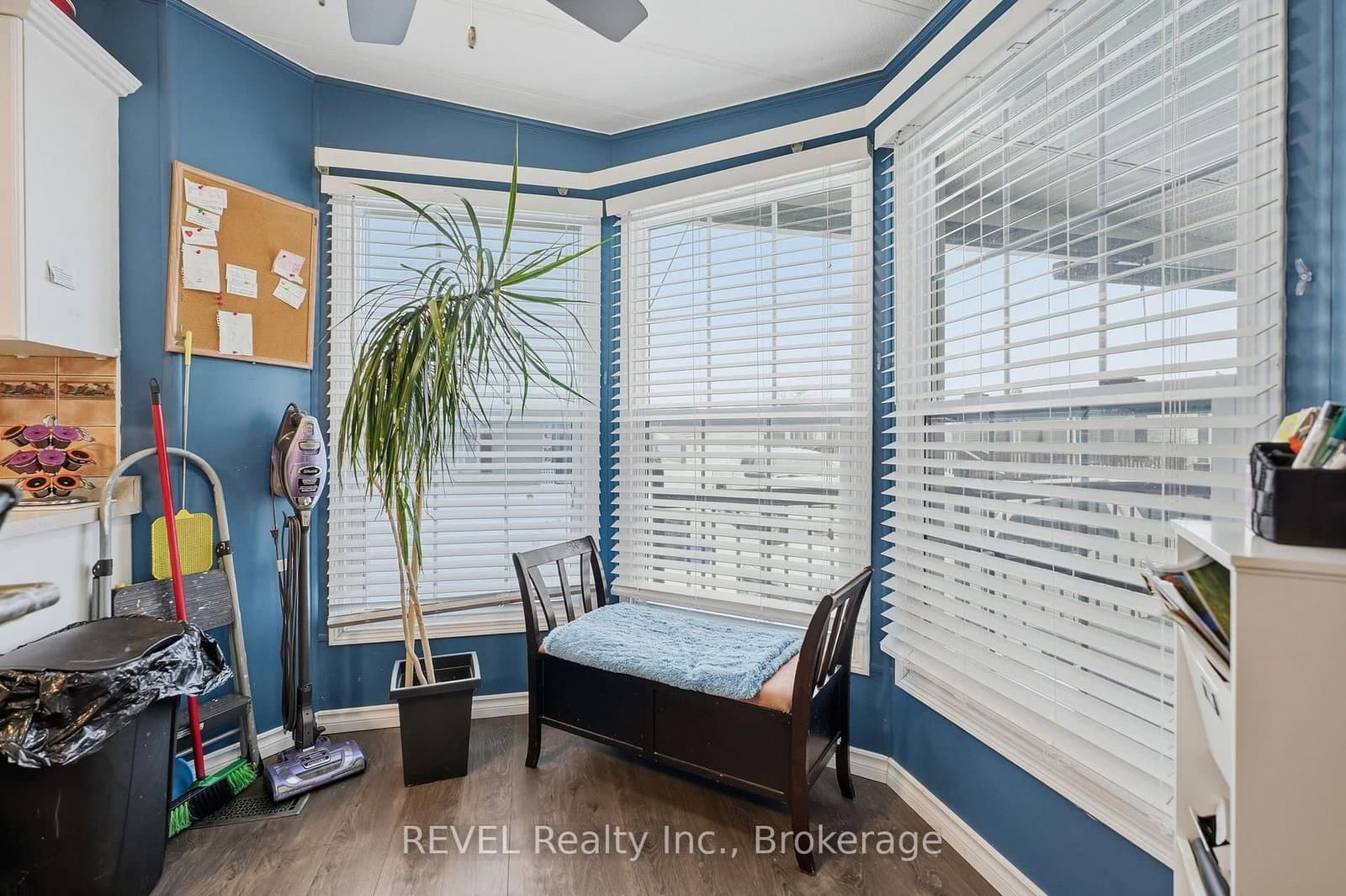 3033 Townline Road, Unit 128 thumbnail 4