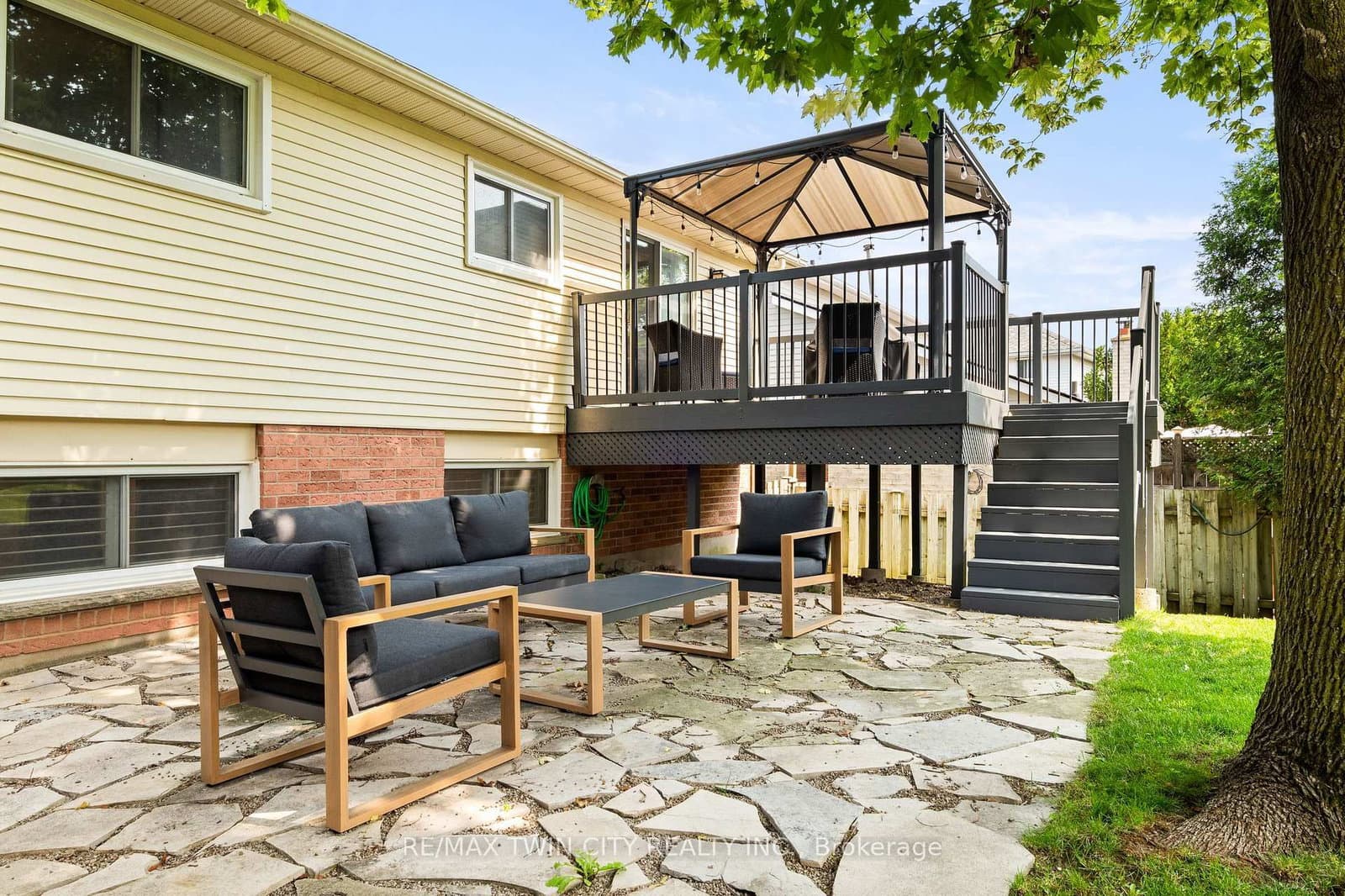 21 Golden Meadow Crescent thumbnail 33