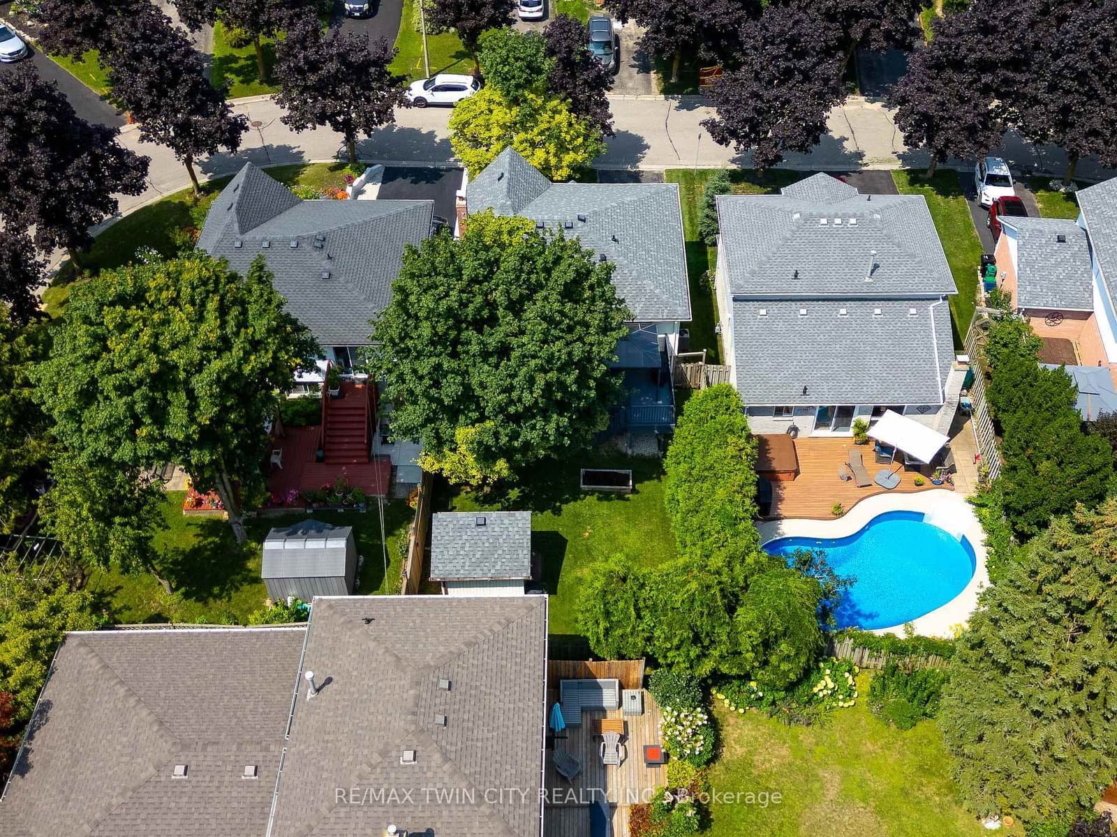 21 Golden Meadow Crescent thumbnail 40