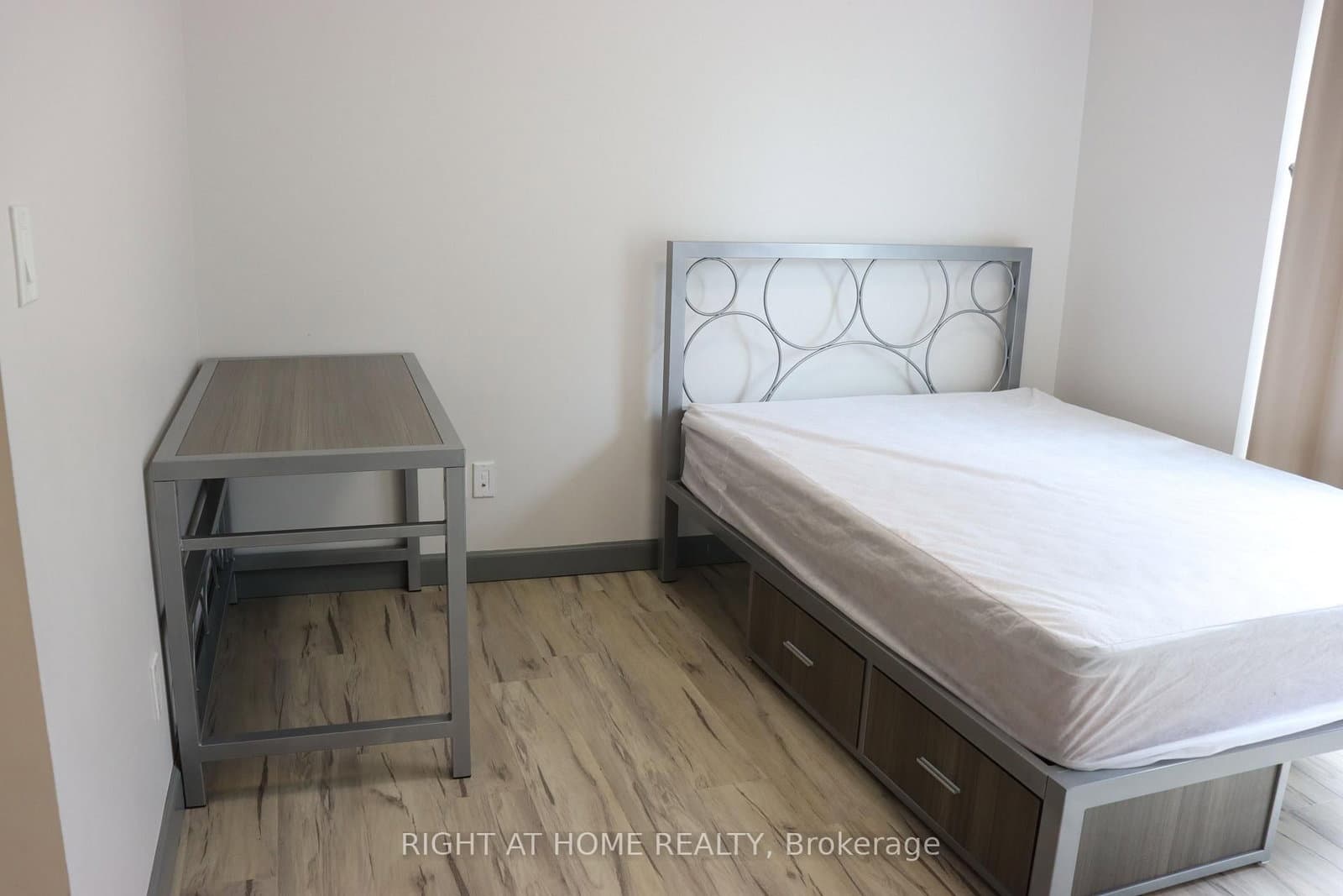 258B Sunview Street, Unit 215 thumbnail 9