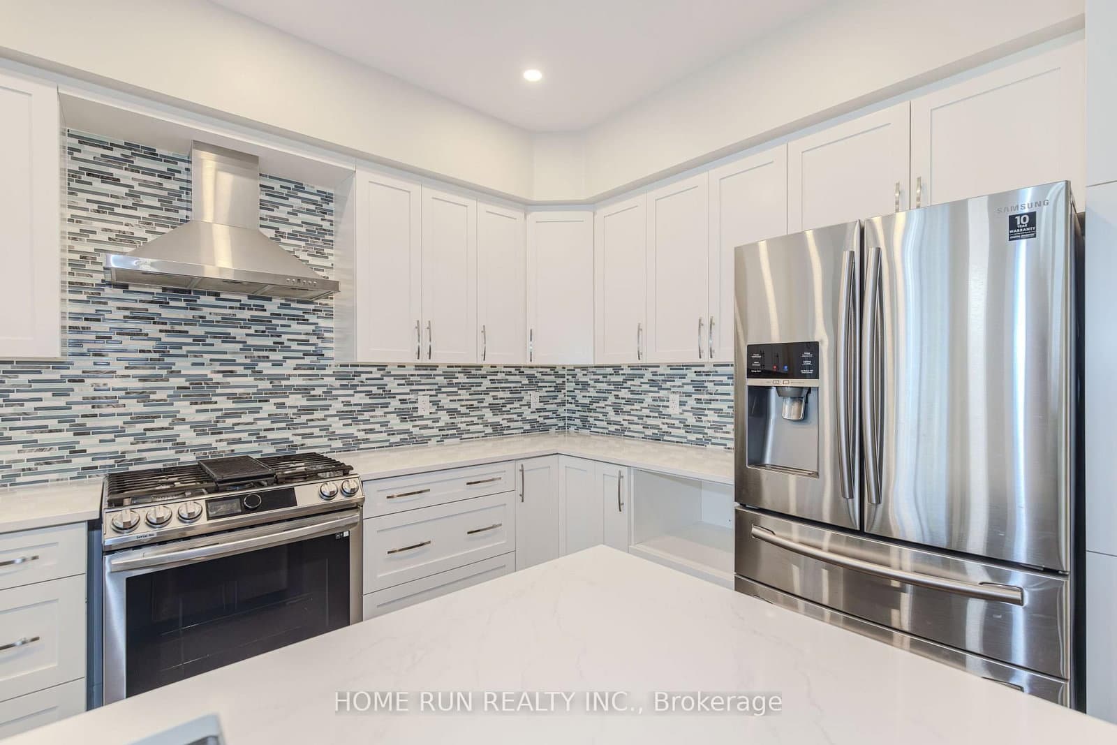 785 Cairn Crescent thumbnail 14