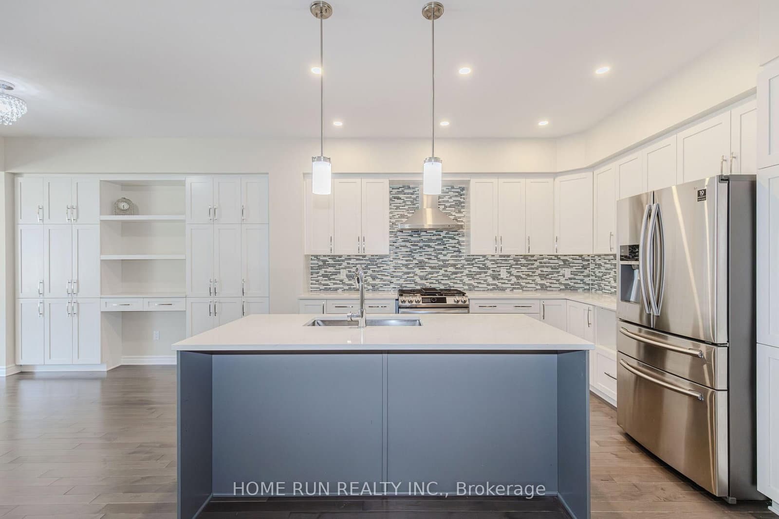 785 Cairn Crescent thumbnail 15