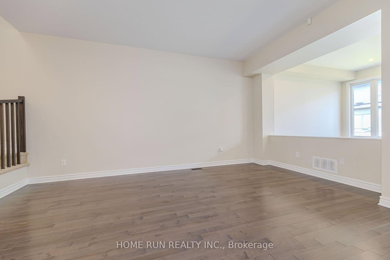 785 Cairn Crescent thumbnail 16