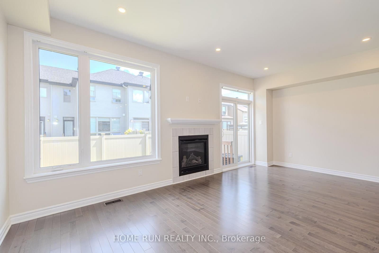 785 Cairn Crescent thumbnail 27