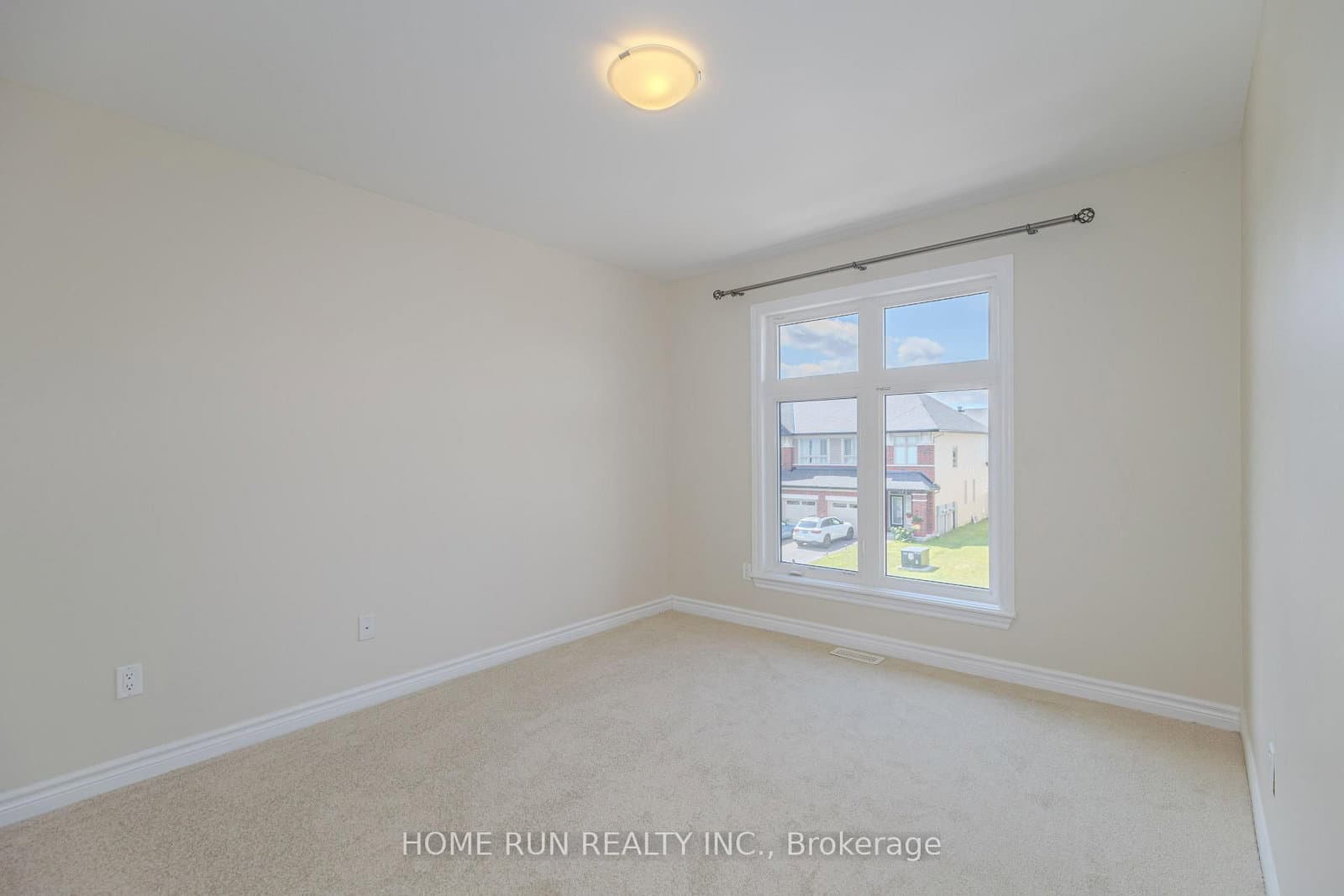 785 Cairn Crescent thumbnail 40
