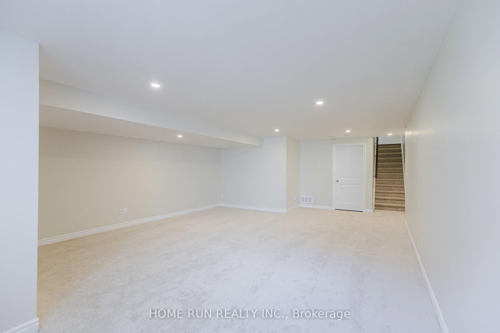 785 Cairn Crescent thumbnail 47