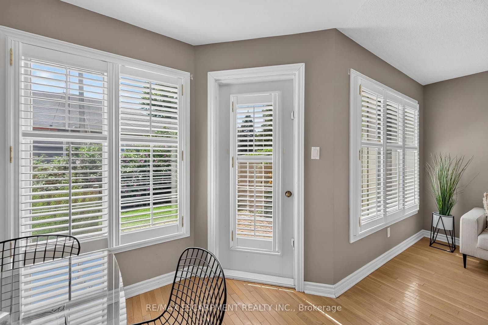 175 Fiddlers Green Road, Unit 9 thumbnail 15